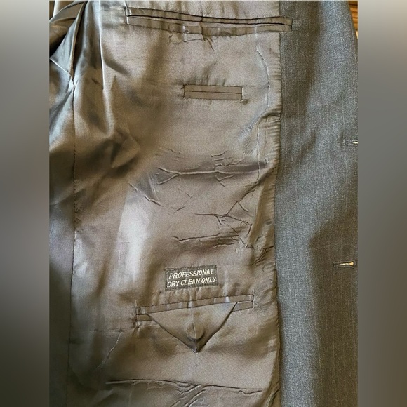 Saddlebred Men’s Dark Gray Stripe 44R Blazer Jacket Coat Wool Polyester - Picture 4 of 7